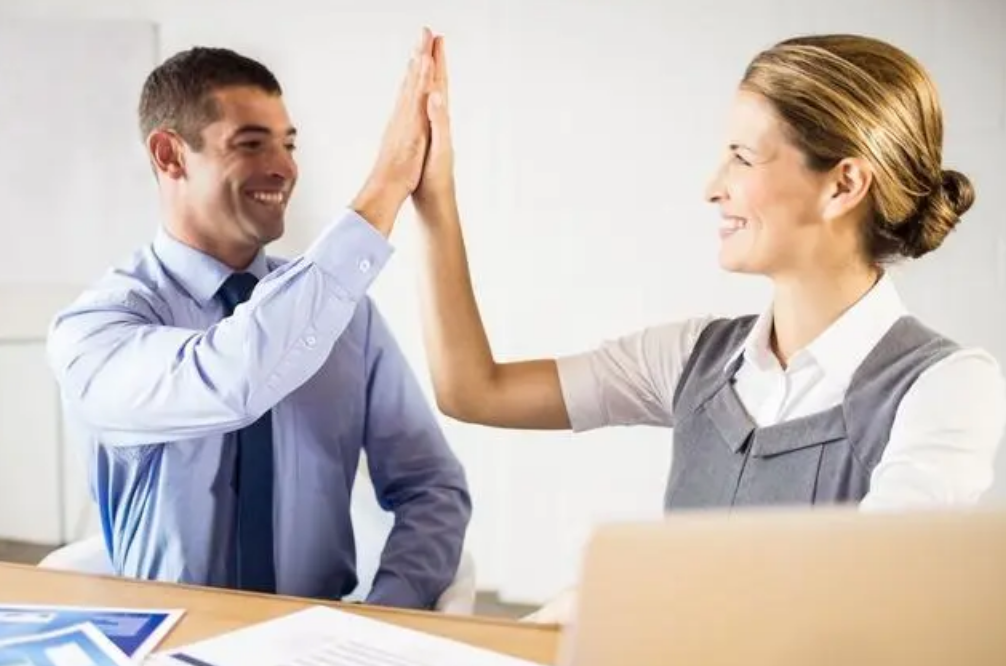 职场写作与沟通-升级个人品牌, 让你10倍值钱